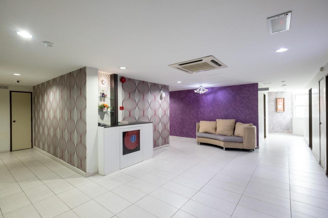 Bg Business Hotel Букіт-Мертаджам Екстер'єр фото