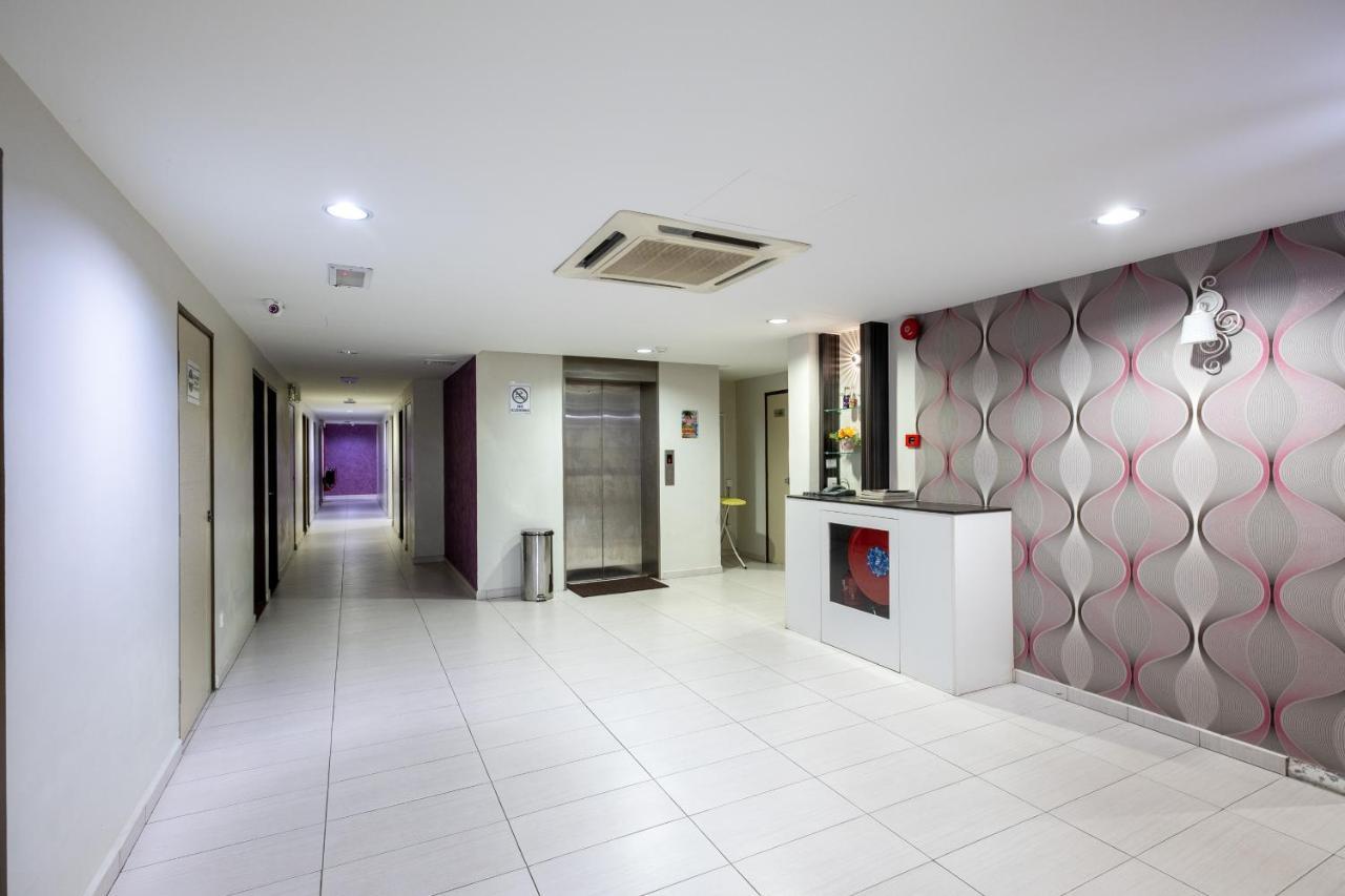 Bg Business Hotel Букіт-Мертаджам Екстер'єр фото