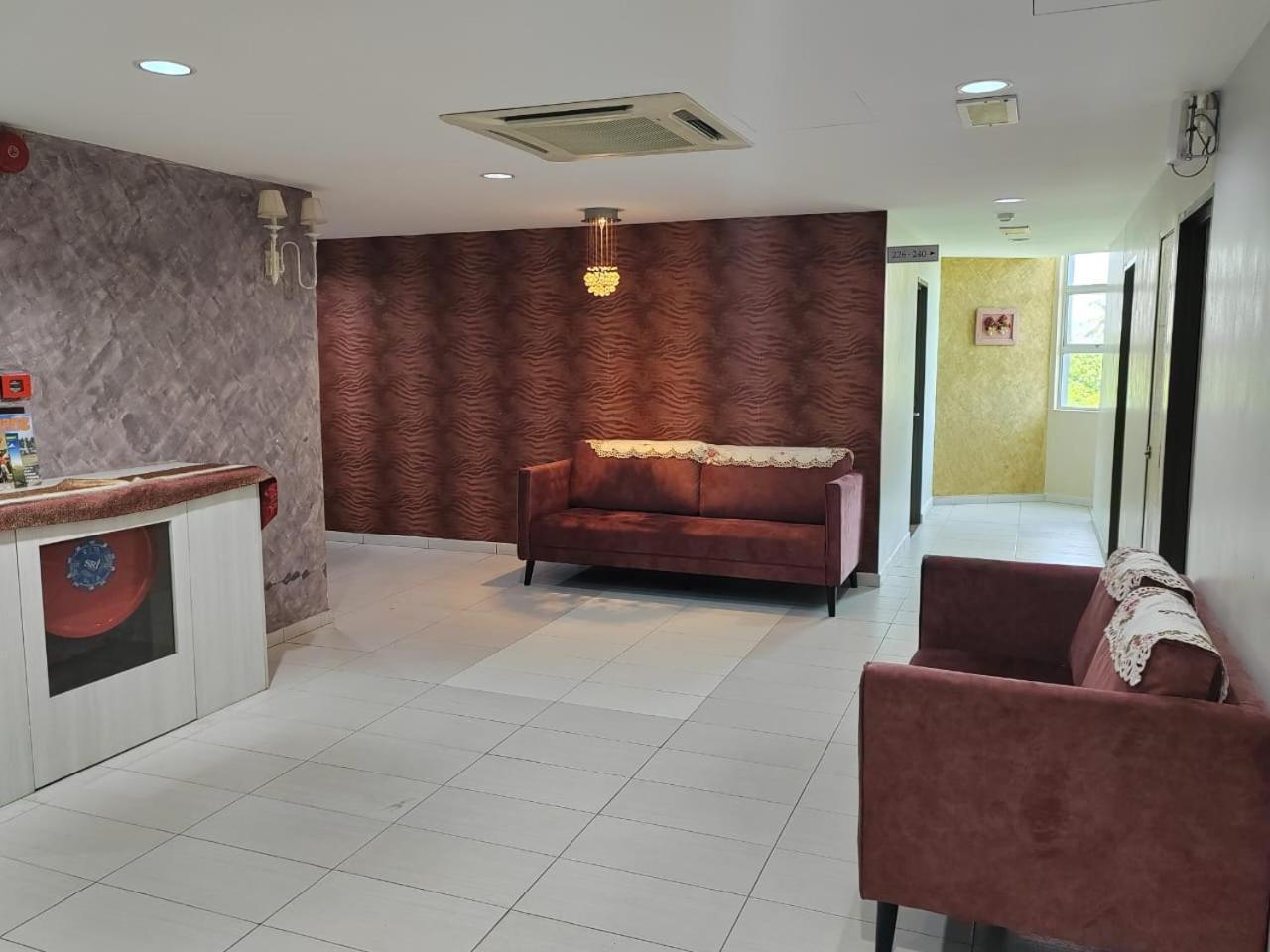 Bg Business Hotel Букіт-Мертаджам Екстер'єр фото