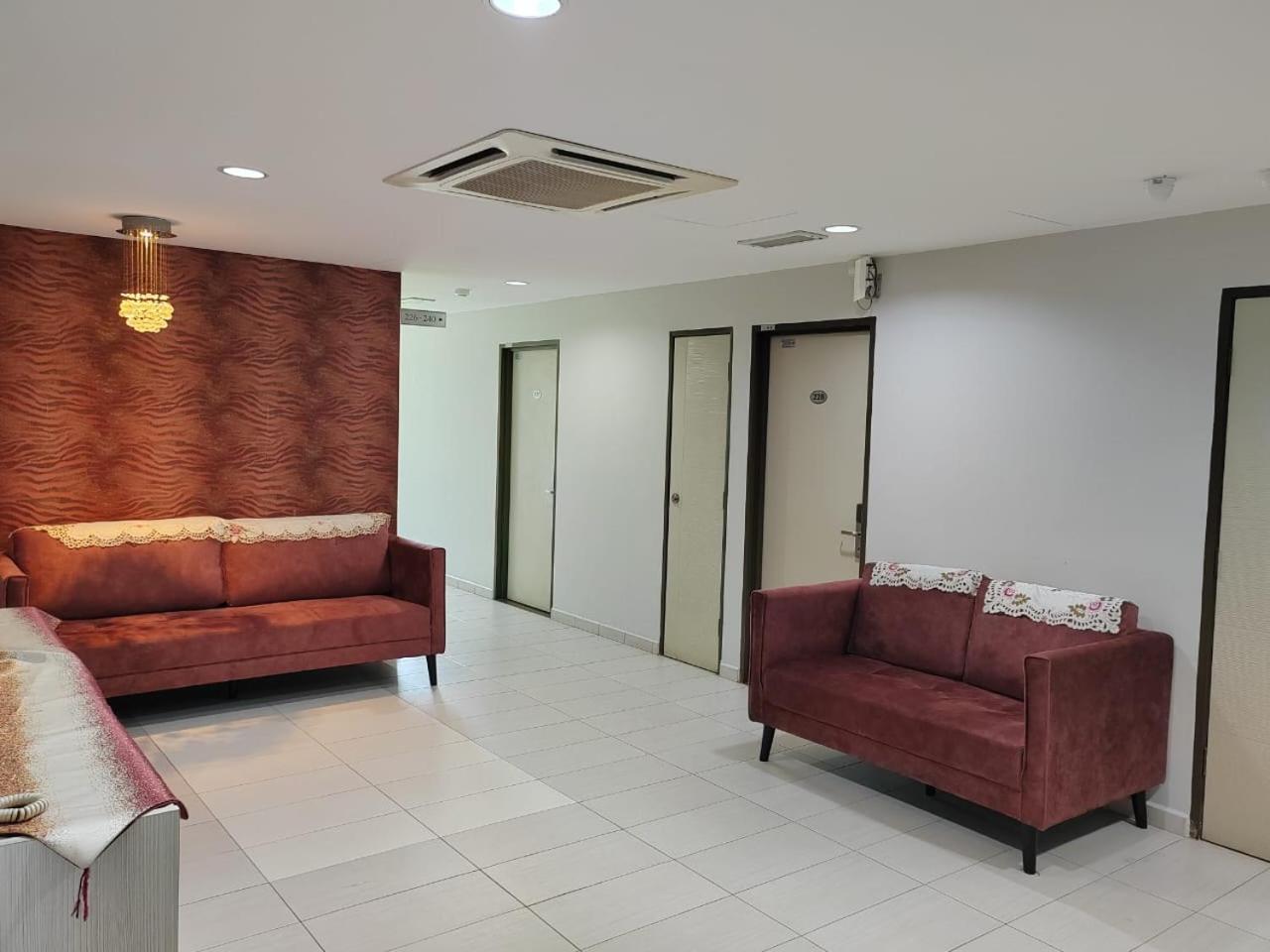 Bg Business Hotel Букіт-Мертаджам Екстер'єр фото